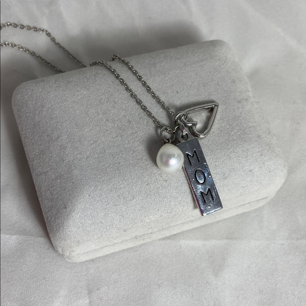 Mom necklace